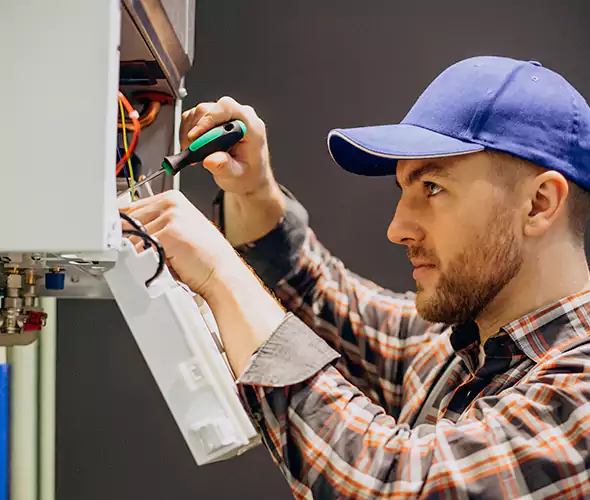 Expert Plumber for Tankless Water Heater Maintenance in Pompano Beach, FL: Schedule Professional Maintenance Services with Us